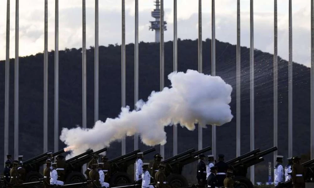 Πρίγκιπας Φίλιππος: Βίντεο με τους κανονιοβολισμούς προς τιμήν του